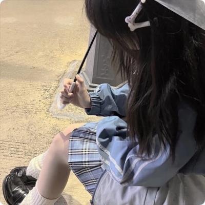 挎斗摩托车里的狗